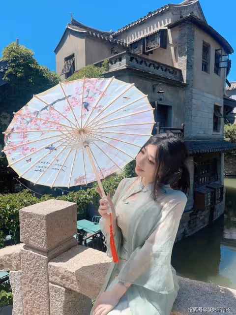 江南少女的優雅穿搭!宛如詩畫一般的旗袍 迷人又魅力
