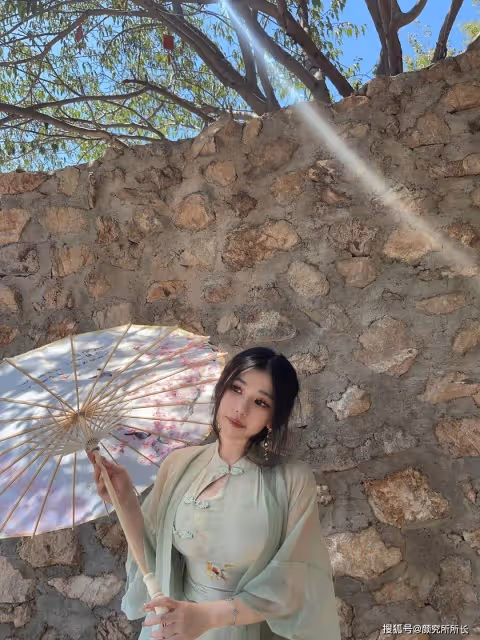 江南少女的優雅穿搭!宛如詩畫一般的旗袍 迷人又魅力