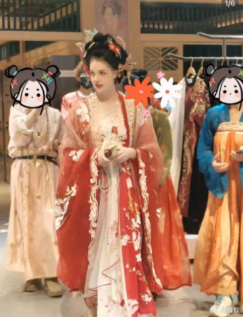 李白漢服正面照曝光,撞臉妖貓傳楊貴妃太絕美,撒貝寧直接看入迷
