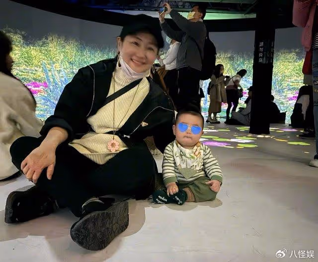 Selina曬兒子正臉，腰果大眼睛還有梨渦，完美避開爸爸缺點顏值高