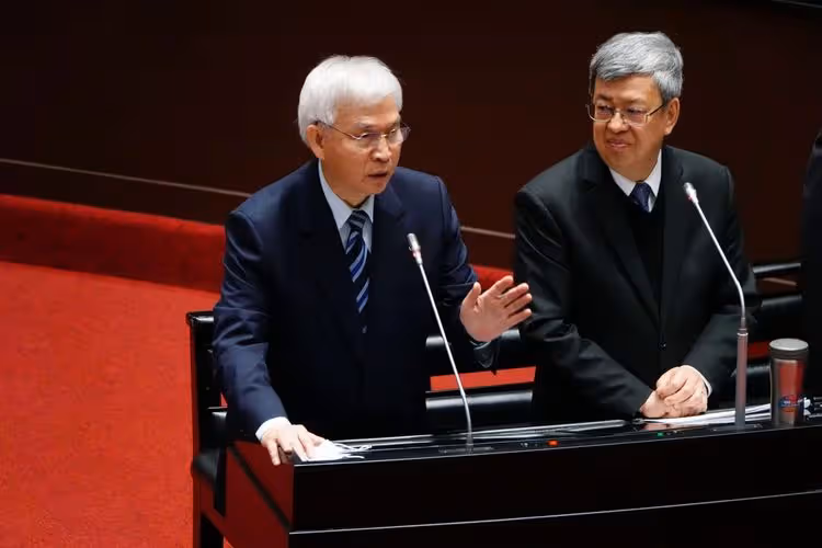 瘋搶00940低估金融風險？她憂台海風吹草動外資急逃　央行總裁：有配套