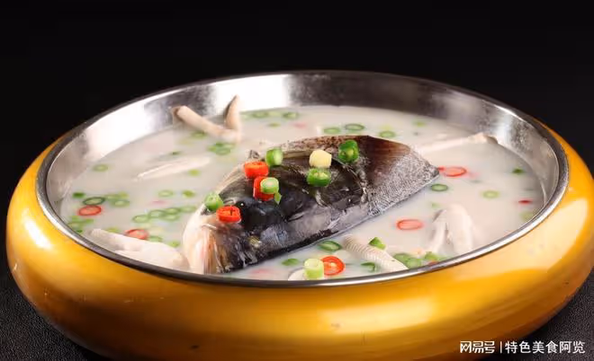 鮮香美味,營養滋補,三文魚頭豆腐湯,帶你領略海鮮的魅力