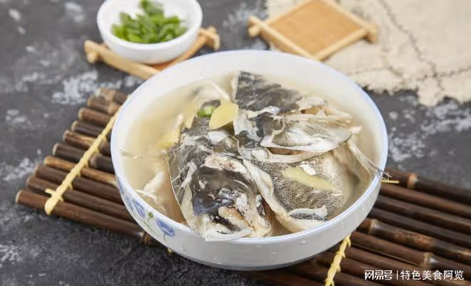 鮮香美味,營養滋補,三文魚頭豆腐湯,帶你領略海鮮的魅力