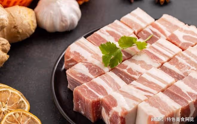 口感香糯,滋味燉鮮,醬燉五花肉,讓你沉浸在美食的海洋中