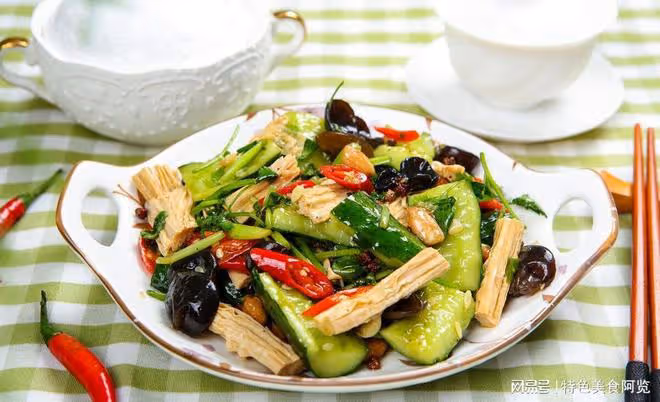 清爽可口,黃瓜拌腐竹帶你感受夏日的涼意