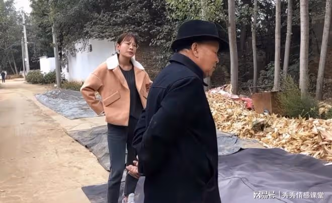 去給兒子送15萬拆遷款,因吃6個車厘子被兒媳訓斥,我轉身回家