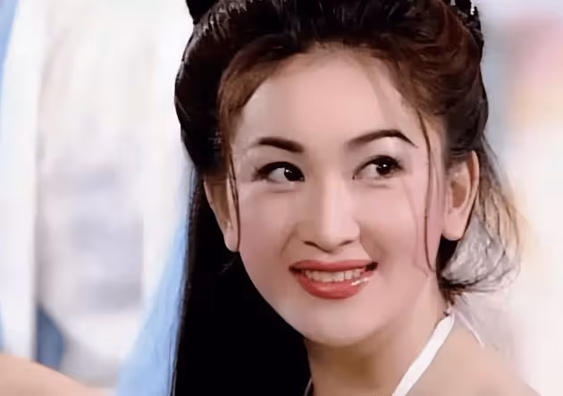 《烈焰》:頂著矽膠臉卻演「第一美人」,誰的審美出了問題
