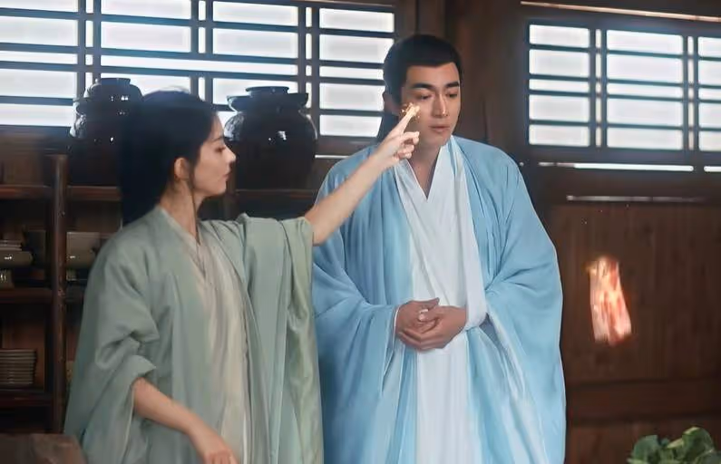 《與鳳行》:頂著油膩「大餅臉」卻演第一男主,誰的審美出了問題