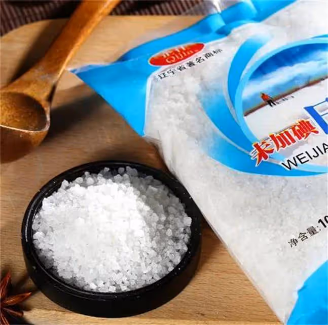 購買食用鹽時,應該選擇「海鹽」還是「湖鹽」?哪種更有營養?