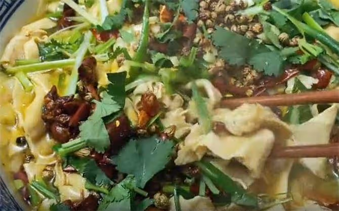 3塊錢買的干豆腐,簡單一做,香辣過癮又解饞,大人小孩都愛吃