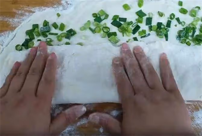 油條新做法,不揉面,不擀麵,個個蓬鬆酥脆,做法超簡單