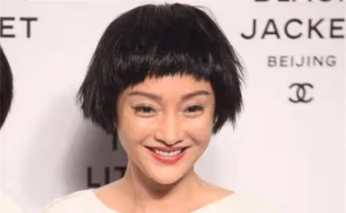 周迅老了,李嘉欣老了,鞏俐老了,只有她年輕的像個小姑娘