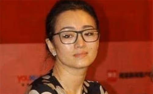 周迅老了,李嘉欣老了,鞏俐老了,只有她年輕的像個小姑娘