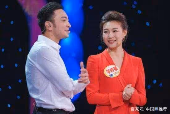 央視最美女主播李梓萌,為節目戴假髮13年,摘掉後太驚艷認不出