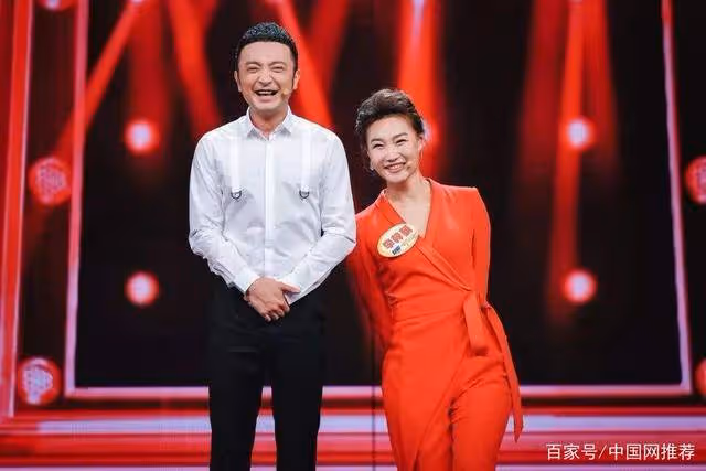 央視最美女主播李梓萌,為節目戴假髮13年,摘掉後太驚艷認不出