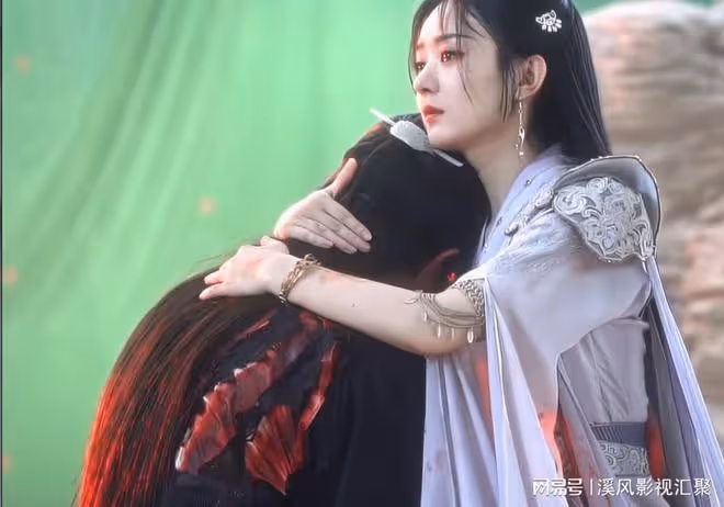 與鳳行：行止結局揭曉，被天道拋棄散盡神力，在沈璃懷裡逝去太虐