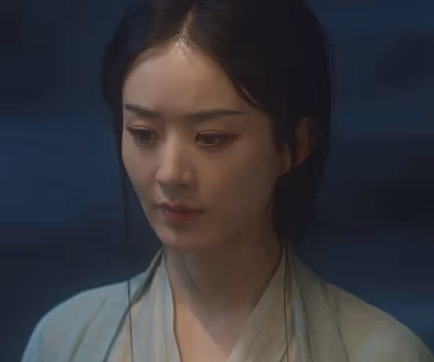 36歲趙麗穎對比43歲董潔，骨相老去和皮相老去的差距一目了然