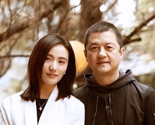 海哈金喜也承認了！現身評論區親自回應，李亞鵬忙著直播掙錢還債