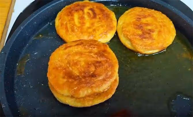 這個餅外面賣3元一個排隊買,酥脆多層,教你在家做,學會能開店