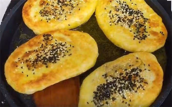 這個餅外面買4元得排隊,教你在家做,鬆軟香甜,咬一口酥脆掉渣