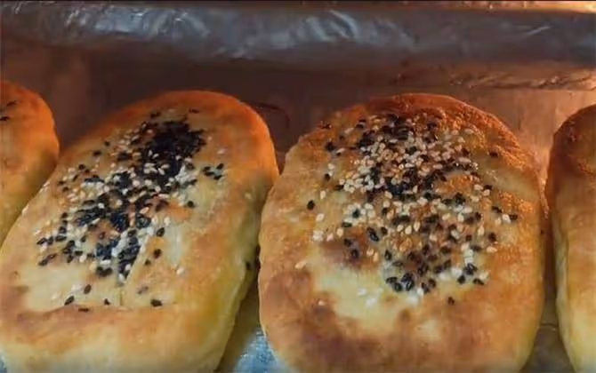 這個餅外面買4元得排隊,教你在家做,鬆軟香甜,咬一口酥脆掉渣