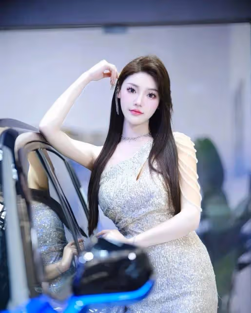 模特女神養成秘籍:完美身材背後的汗水與堅持,性感魅力無人能擋!
