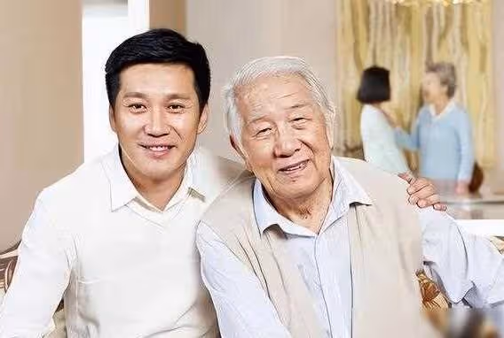 丈夫出軌八年，媳婦不吵不鬧，當婆婆生病住院，媳婦反擊讓他後悔