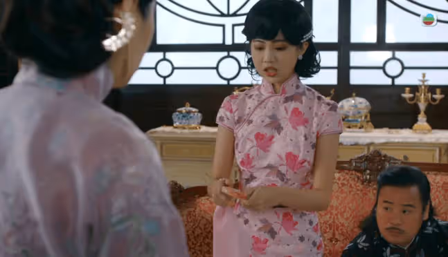 23歲TVB小花再演反叛少女!大曬超短黑裙靚照!獲上萬人點贊