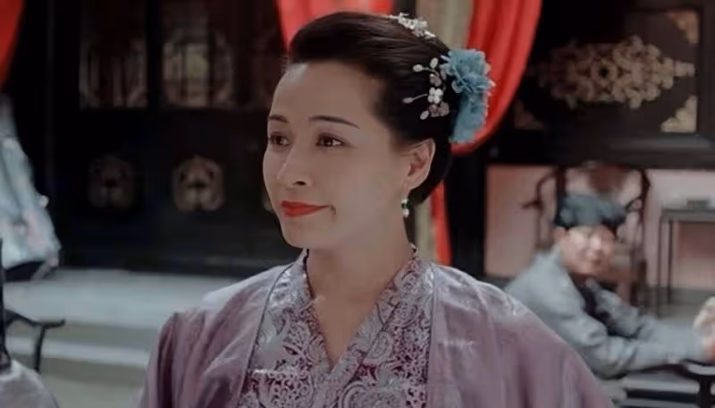 香港女星麥家琪復出拍戲,狀態凍齡演技佳,兒子偷看其主演成人片