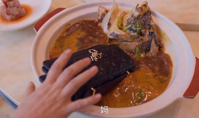 《小日子》1萬5的包包說丟就丟,張善亞的儉樸人設,假到不可理喻