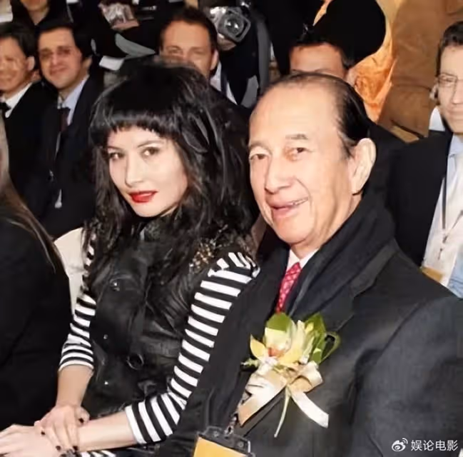 何超儀首次談遺產分配,平均分了,她比其他姐姐弟弟少一點