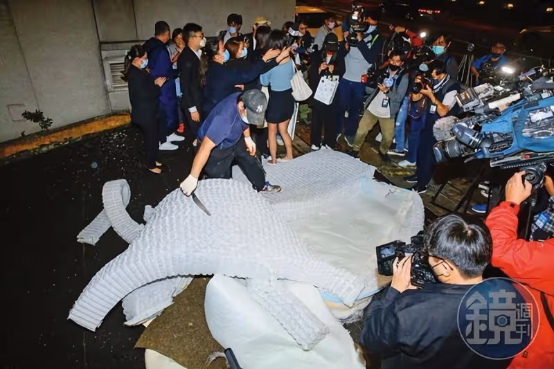 驚爆大S共同戶頭8千萬被領走!S媽還在當S Hotel承租保證人