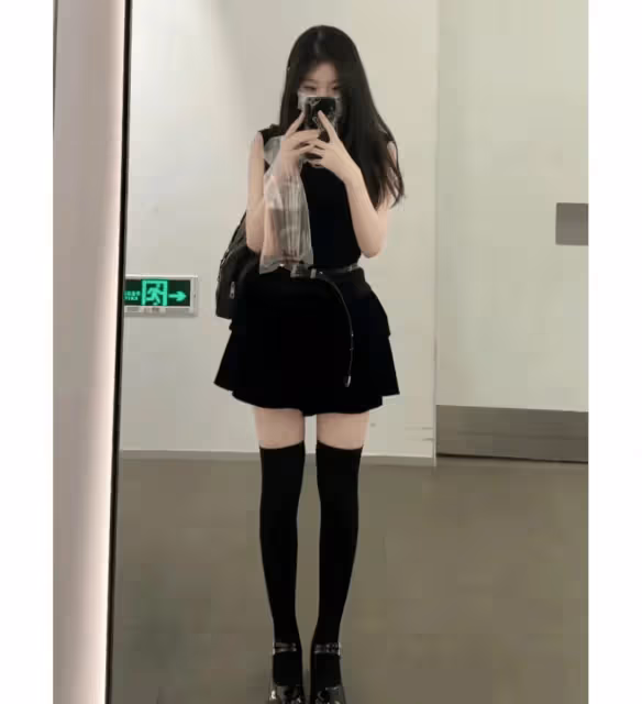 救命,誰能拒絕這樣搭配的長筒襪啊!簡直是欲女神器!