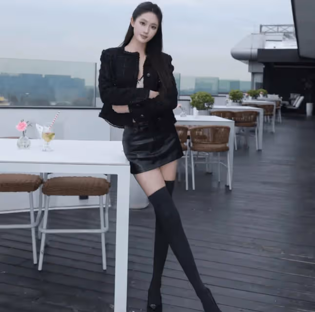 救命,誰能拒絕這樣搭配的長筒襪啊!簡直是欲女神器!