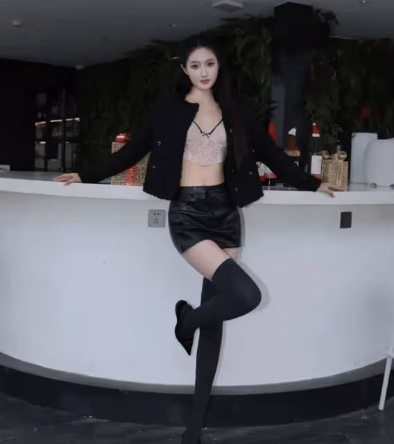 救命,誰能拒絕這樣搭配的長筒襪啊!簡直是欲女神器!