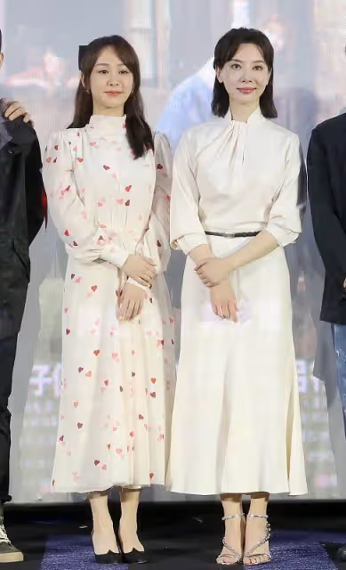 楊紫換了髮型同樣很美,身穿「愛心裙」好甜美,真是少女感滿滿