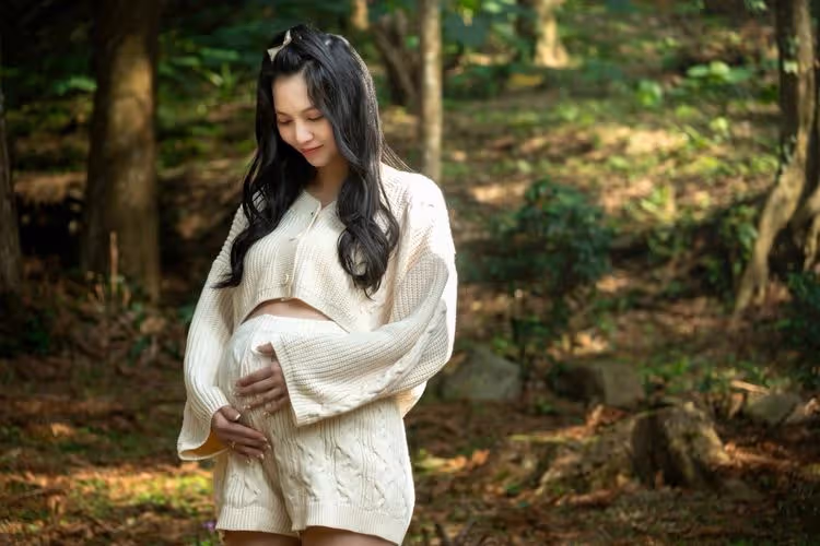 謝和弦辣妻拼了！挺36周巨肚唱跳　恥骨被壓迫不適仍上工