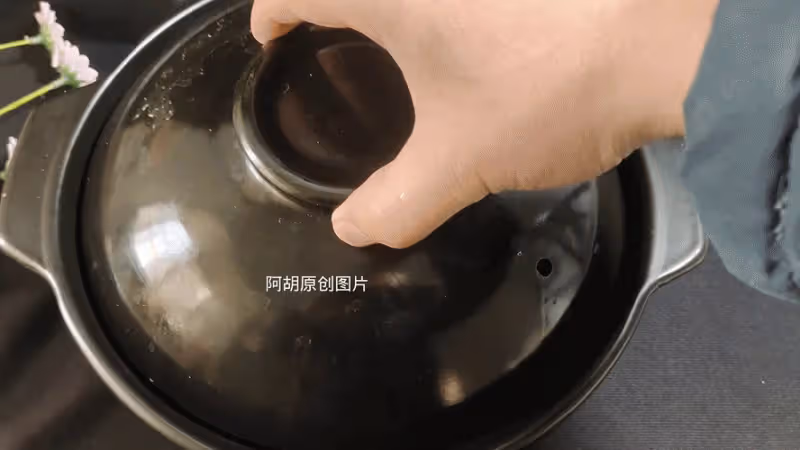 豆腐和它天生一對,知道的人不多!一煎一燜就一鍋,營養高蛋白,又一道炫飯菜