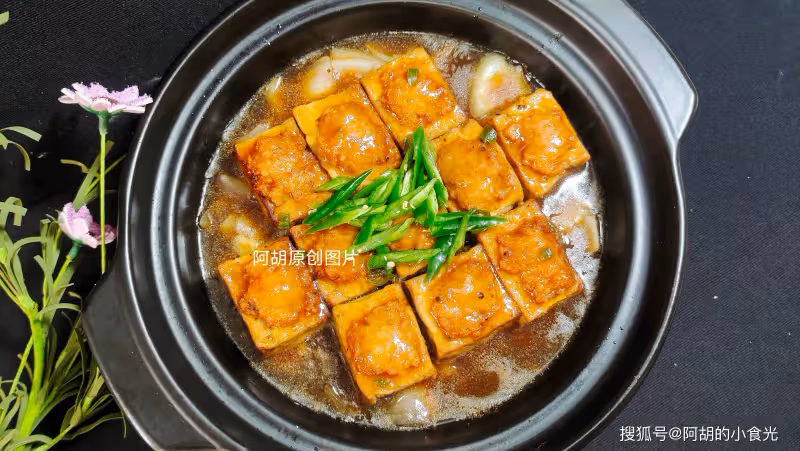 豆腐和它天生一對,知道的人不多!一煎一燜就一鍋,營養高蛋白,又一道炫飯菜