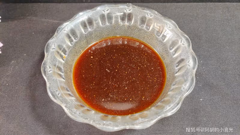 豆腐和它天生一對,知道的人不多!一煎一燜就一鍋,營養高蛋白,又一道炫飯菜