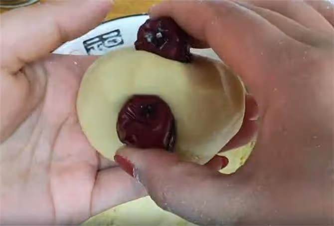 一碗玉米面,2碗黃米麵,教你黃米麵棗饃,鬆軟粘糯,做法簡單
