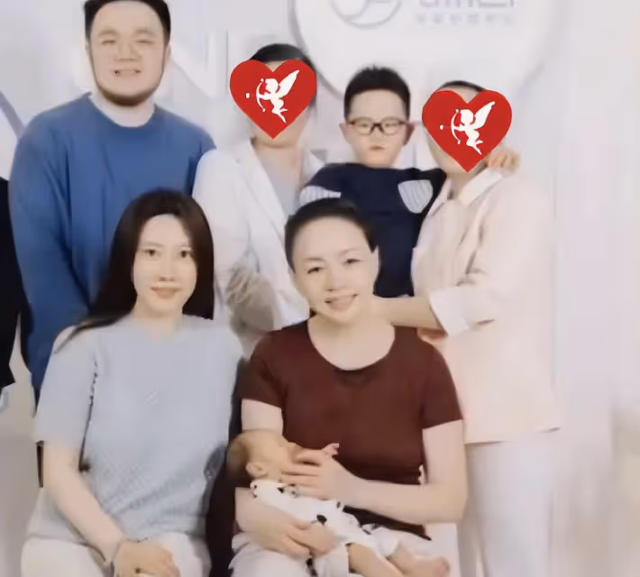 巴圖夫婦慶相戀十周年,絕美婚紗照首曝光,宋丹丹懷抱倆孫笑開懷