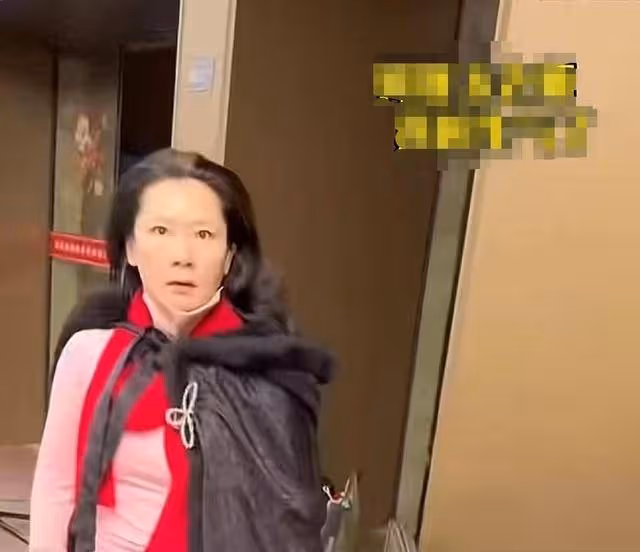 何賽飛拿著棍子追代拍，獲網友支持：乾得漂亮！