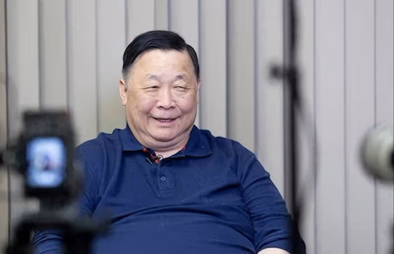 突發!TVB老戲骨秦煌意外跌倒送醫,與子女關係疏遠常年獨居酒店