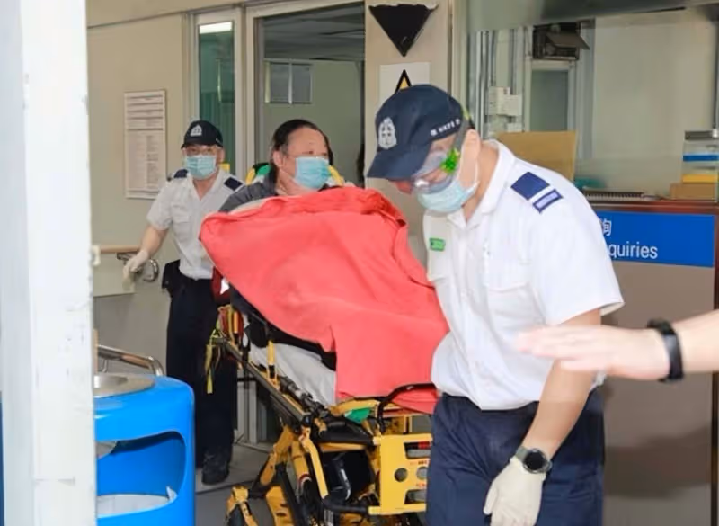突發!TVB老戲骨秦煌意外跌倒送醫,與子女關係疏遠常年獨居酒店