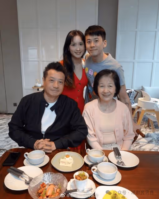 76歲TVB老戲骨自爆聽力受損!因常做一件事出問題要戴助聽器