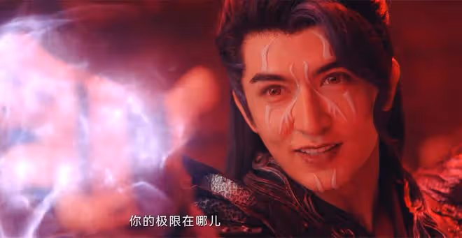《烈焰》戰力崩了?伍賡吊打十刑,媲美聖王,白菜媲美黑瓏?離譜