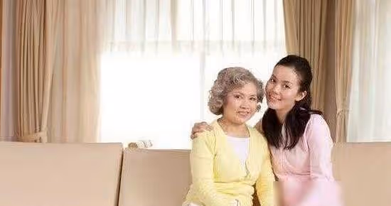 我月入八千 妯娌生雙胞胎滿月時我隨禮一萬 聽到婆媳對話我淚目