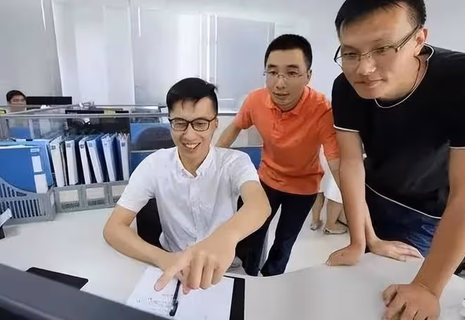 得到公司80萬獎金，主管私吞50萬，我們使出計謀，讓他吐回出來