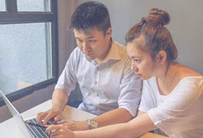 女同事叫我幫做策劃案，做好後反被她責怪，要我對此事負全責